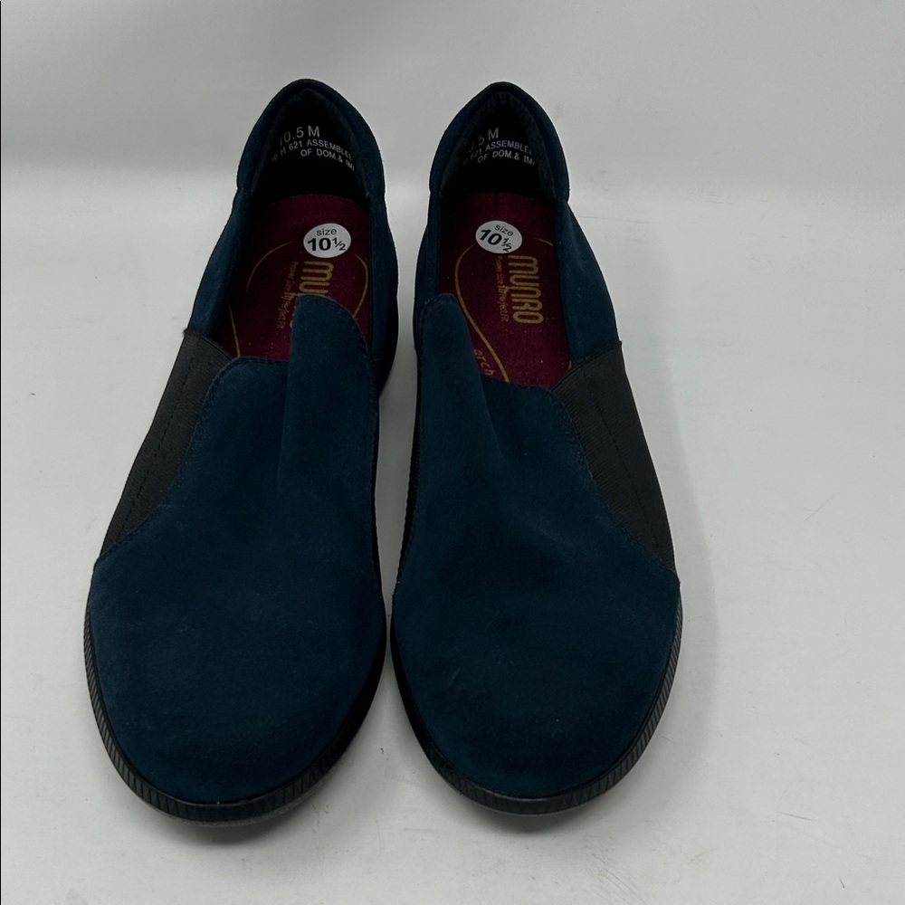 Munro Navy and Black Women's Flats
